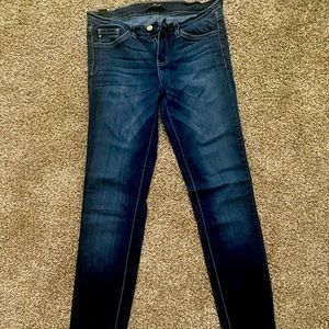 KanCan dark wash skinny jeans with stretch size 27 like new
